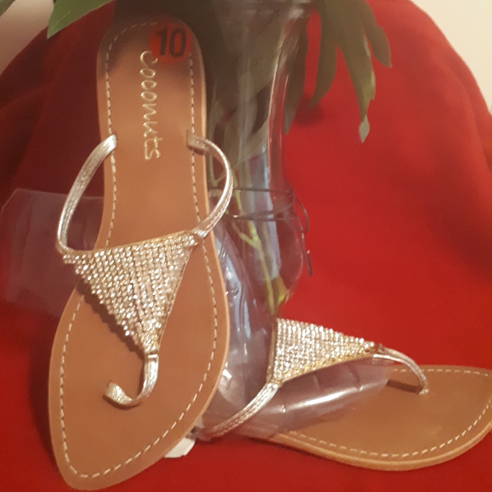 Sandles - Picture 2 of 4